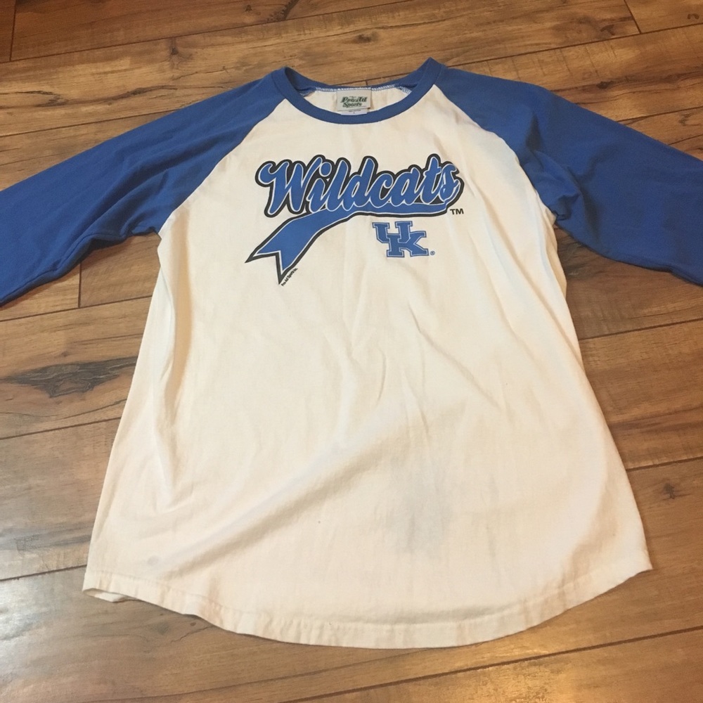 Women’s Kentucky Wildcat baseball tee size lg